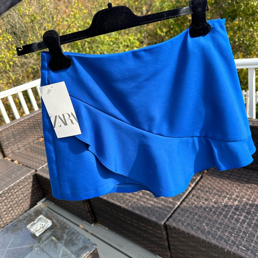New  with tagzara skort . Never worn